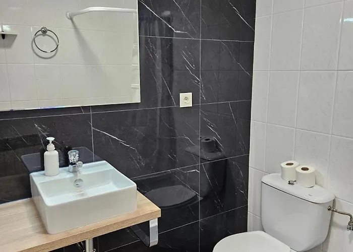 Aitonaren Etxea * Urturi