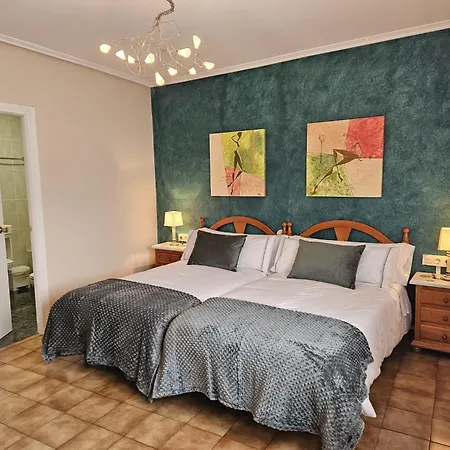 Aitonaren Etxea * Urturi